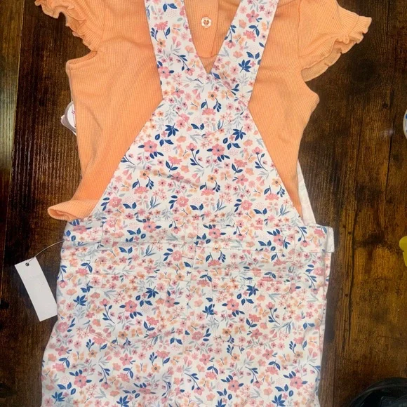 Little Lass 4t girl’s 2 piece short floral overalls outfit NWT - Picture 3 of 7